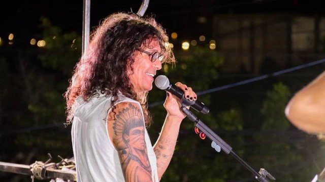 LUIZ CALDAS É CHAMADO DE VELHO EM SHOW E REBATE: 'ESPERO QUE CHEGUE AOS 60 COMO EU'